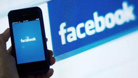 Facebook set to 'shake up' mobile market