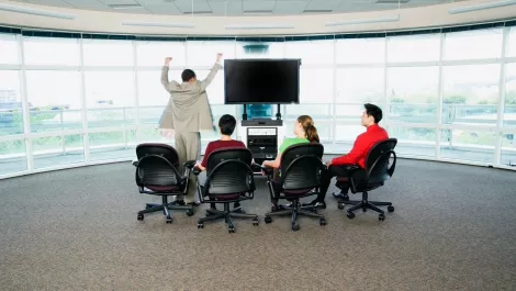 DeskAlerts ups ante for digital signage for employee communications