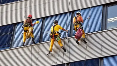 Climbing successfully with ropes and ladders