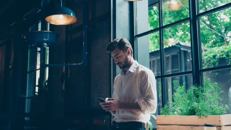Study finds international roaming has cost Aussies $1.4 billion