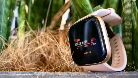 Hands-on Review: Fitbit Versa 2 upgrades battery life, display, and adds Alexa