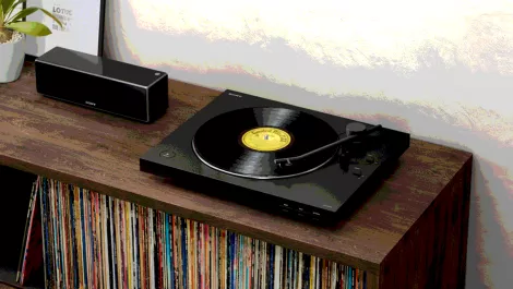 Sony's latest Bluetooth-enabled turntable is out